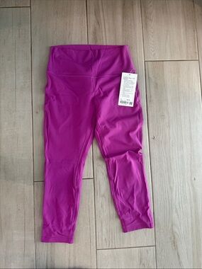 lululemon athletica Bright Magenta Capri Leggings